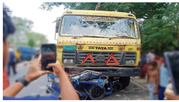 জয়পুরহাটে ট্রাক-অটোরিকশা সংঘর্ষে নিহত ৫