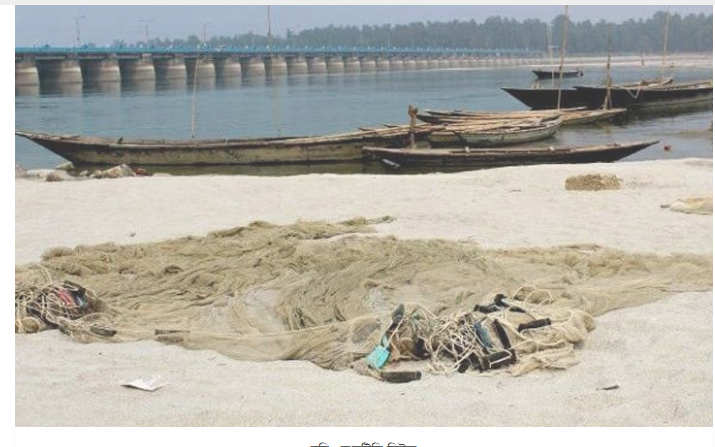 পানিশূন্য তিস্তায় ধু ধু বালুচর, বেকার ৮ হাজার জেলে