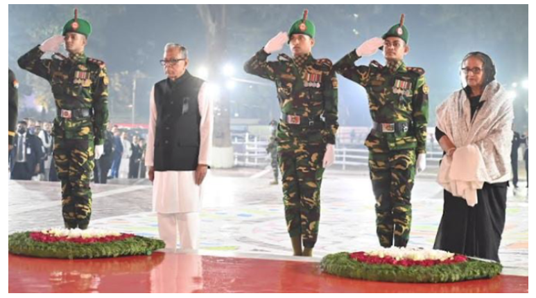 ভাষা শহীদদের প্রতি রাষ্ট্রপতি ও প্রধানমন্ত্রীর শ্রদ্ধা নিবেদন