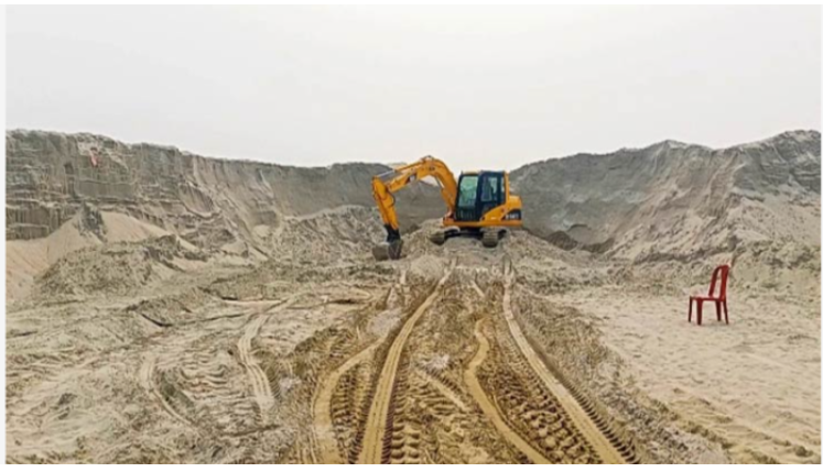 ব্রহ্মপুত্র নদ খননের বালু চুরি করে বিক্রির অভিযোগ