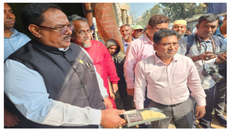 ‘মার্চ থেকে ১৫ টাকায় চাল পাবেন পঞ্চাশ লাখ মানুষ’