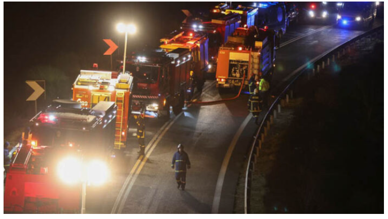 গ্রিসে দুই ট্রেনের মুখোমুখি সংঘর্ষে নিহত ২৬