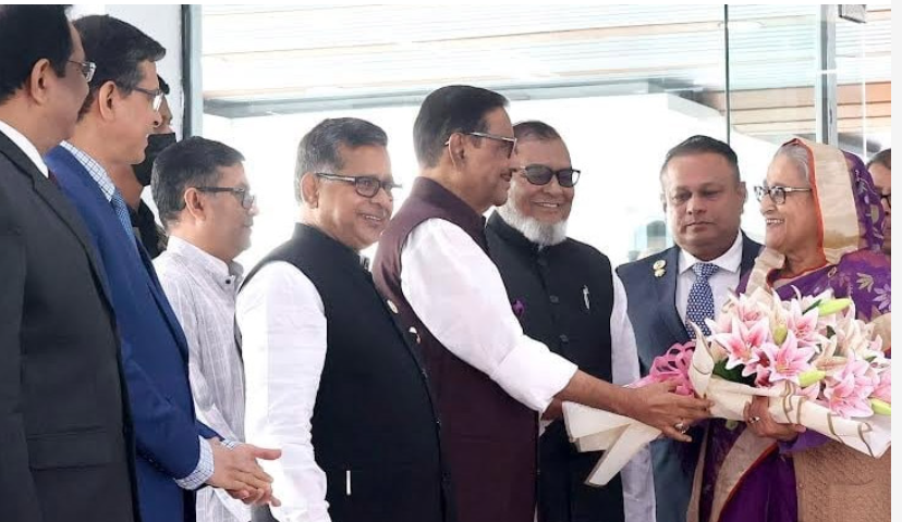 দেশে ফিরেছেন প্রধানমন্ত্রী