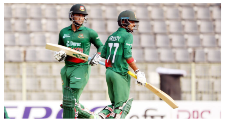 আয়ারল্যান্ডকে ৩৩৯ রানের বিশাল লক্ষ্য দিলো বাংলাদেশ