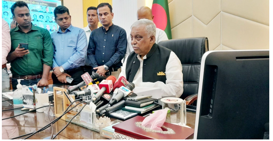 প্রথম আলোর সাংবাদিকের বিরুদ্ধে আরও মামলা হচ্ছে বলে শুনেছি