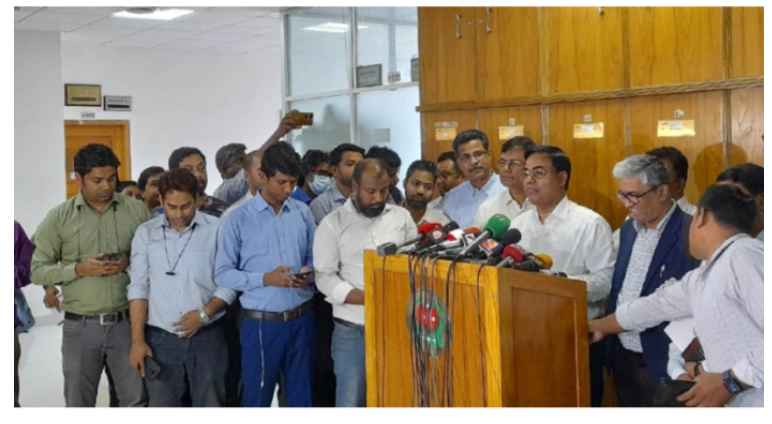 জাতীয় নির্বাচনে ৩০০ আসনেই ব্যালটে ভোট