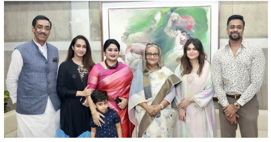 সপরিবারে প্রধানমন্ত্রীর সঙ্গে সাক্ষাৎ করলেন শামীম ওসমান