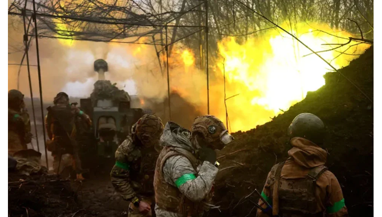 বাখমুতে ভারী আর্টিলারিসহ বিমান হামলা বৃদ্ধি করছে রাশিয়া