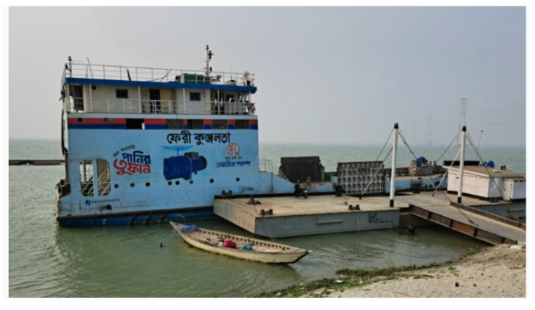 পদ্মা সেতুতে মোটরসাইকেল, আবারও খালি শিমুলিয়া ঘাট