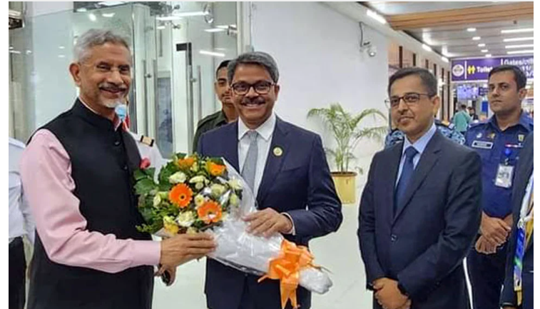 ঢাকায় এসেছেন ভারতের পররাষ্ট্রমন্ত্রী