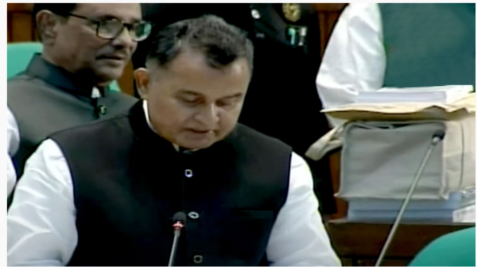 সংসদে প্রস্তাবিত বাজেট পেশ করছেন অর্থমন্ত্রী