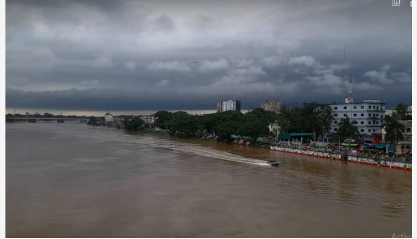 সিলেটের বন্যার পদধ্বনি, সুরমা-কুশিয়ারায় পানি বিপদসীমা ছুঁই ছুঁই