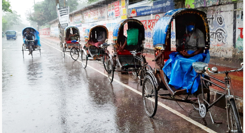 চার বিভাগে মাঝারি থেকে অতি ভারী বৃষ্টির সম্ভাবনা