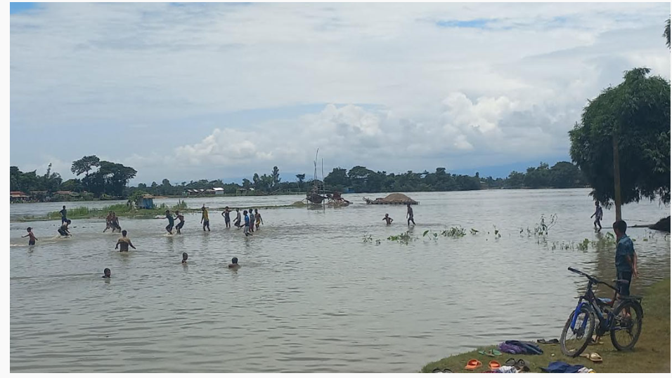 সুনামগঞ্জে কেটেছে বন্যার শঙ্কা, কমতে শুরু করেছে পানি