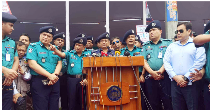 ঈদযাত্রায় সড়কে ২৪ ঘণ্টা সক্রিয় থাকবে পুলিশ