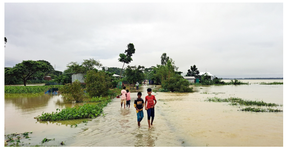 ভারী বৃষ্টিতে বাড়ছে পানি, নেত্রকোনার নিম্নাঞ্চলে বন্যার শঙ্কা