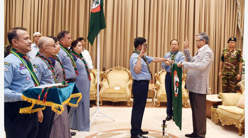 বাংলাদেশের চিফ স্কাউট হিসেবে দীক্ষা নিলেন রাষ্ট্রপতি