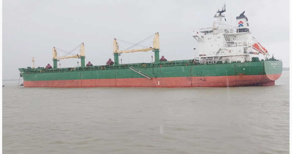পায়রায় ভিড়ল কয়লাবাহী আরও এক জাহাজ