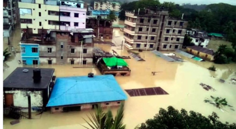 ভয়াবহ বন্যা দক্ষিণ চট্টগ্রামে ৫ লাখ মানুষ পানিবন্দি