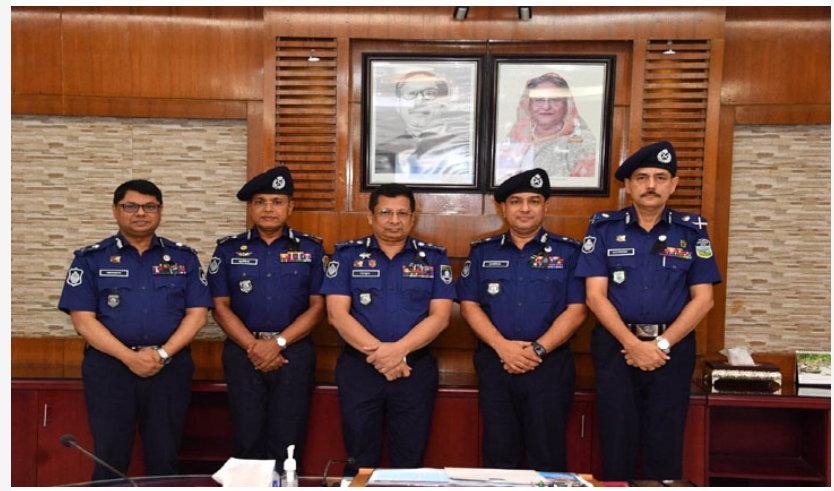 দেশপ্রেমে উজ্জীবিত হয়ে দায়িত্ব পালন করুন: আইজিপি