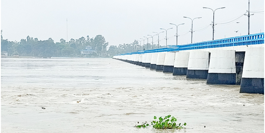 বিপৎসীমা ছুঁই ছুঁই তিস্তার পানি, বন্যার আশঙ্কা