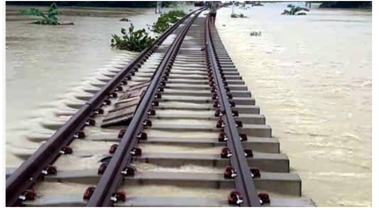 বন্যায় ক্ষতিগ্রস্ত চট্টগ্রাম-কক্সবাজার নতুন রেললাইন