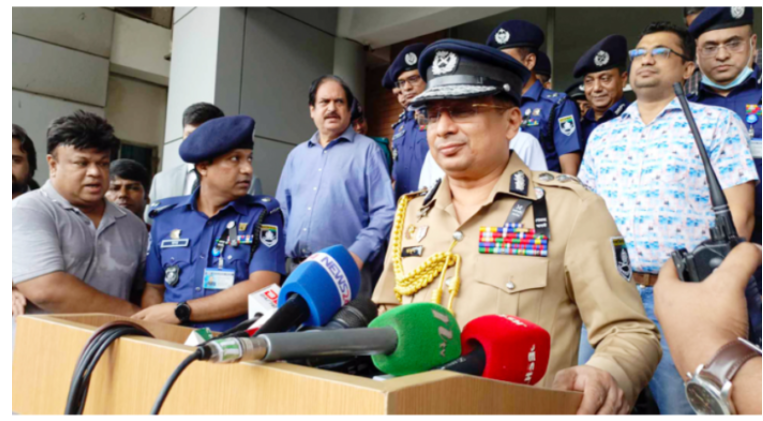 পুলিশ রাজনৈতিক বক্তব্য দেয় না: আইজিপি