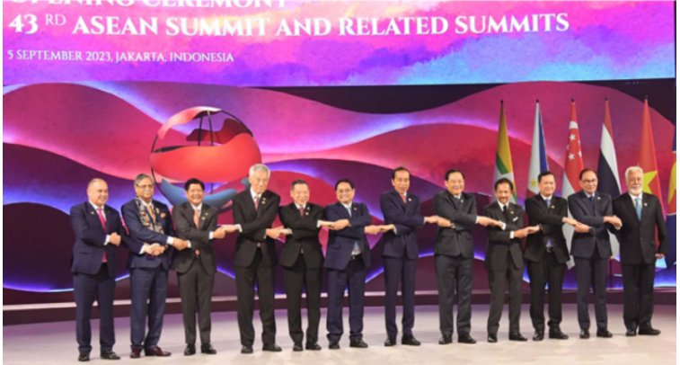 ইন্দোনেশিয়ায় আসিয়ান শীর্ষ সম্মেলনে যোগ দিয়েছেন রাষ্ট্রপতি