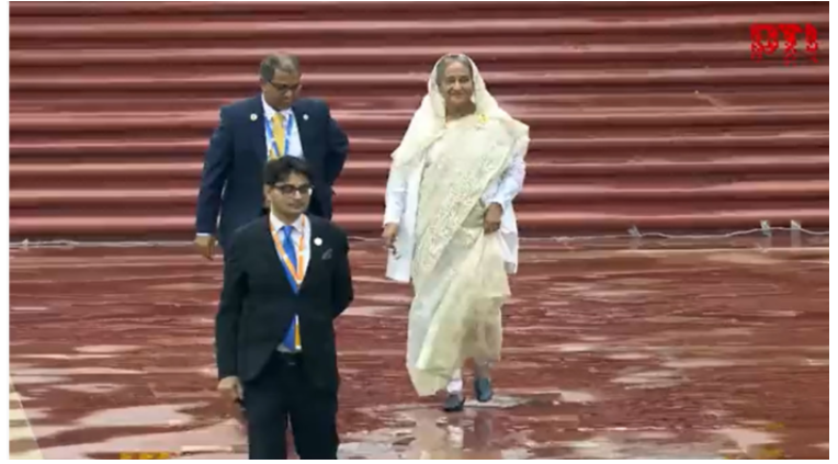 মহাত্মা গান্ধীকে শ্রদ্ধা জানাতে রাজঘাটে শেখ হাসিনাসহ বিশ্ব নেতারা