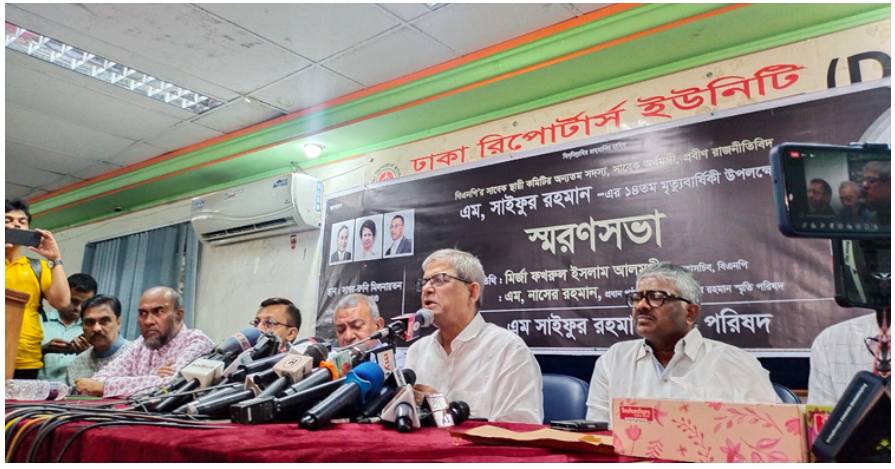 বাইডেনের সঙ্গে সেলফি গলায় ঝুলিয়ে রাখার পরামর্শ ফখরুলের