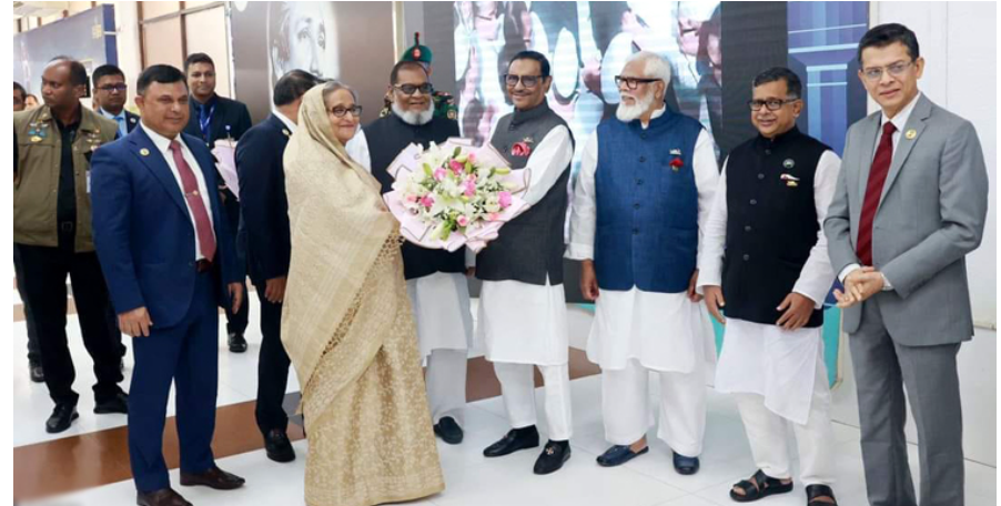 যুক্তরাষ্ট্র-যুক্তরাজ্য সফর শেষে দেশে ফিরলেন প্রধানমন্ত্রী