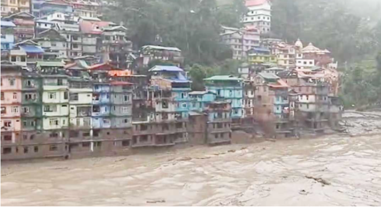 সিকিমে আকস্মিক বন্যা, নিখোঁজ ২৩ সেনা