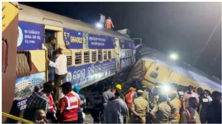 ভারতে ভয়াবহ ট্রেন দুর্ঘটনা, নিহত ১৩