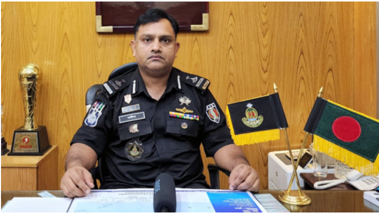 দূরপাল্লার বাসে নিরাপত্তা দিচ্ছে র‌্যাব