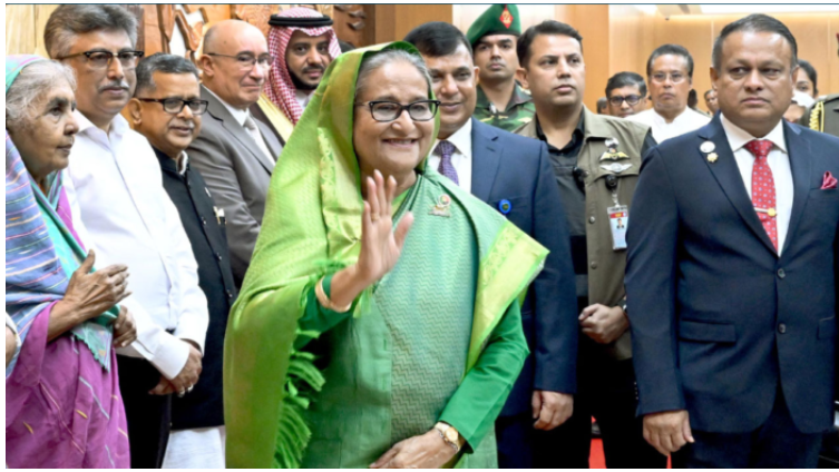 সৌদি থেকে দেশে ফিরলেন প্রধানমন্ত্রী