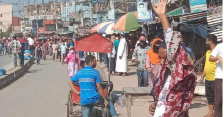 গাজীপুরে পোশাক শ্রমিকদের বিক্ষোভে গুলি, নিহত ১