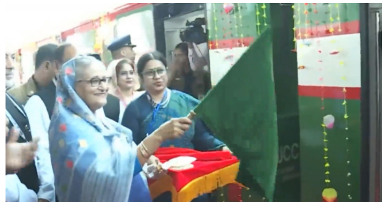 সমুদ্রের শহরে ট্রেন ছাড়ল প্রধানমন্ত্রীর হুইসেলে
