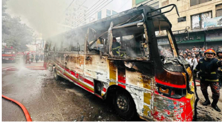 বিজয়নগরে আজমেরী গ্লোরি পরিবহনে আগুন