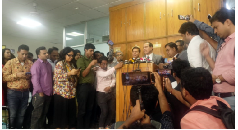 সংবিধানের বাইরে গিয়ে ভোটের সুযোগ নেই: সিইসি