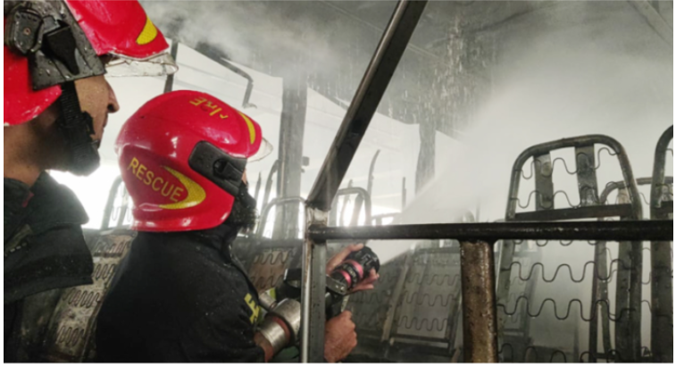 শাহবাগে বাসে আগুন