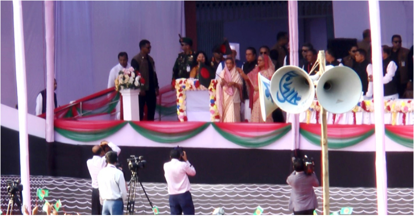 মাদারীপুরের জনসভায় পৌঁছেছেন শেখ হাসিনা