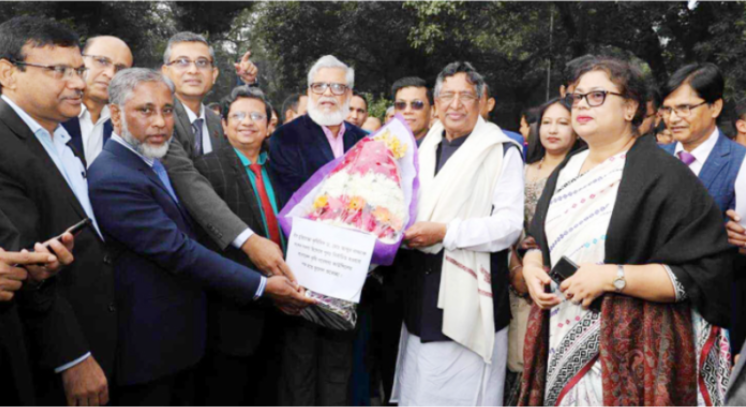 কৃষিমন্ত্রীকে মন্ত্রণালয়ের কর্মকর্তাদের অভিনন্দন