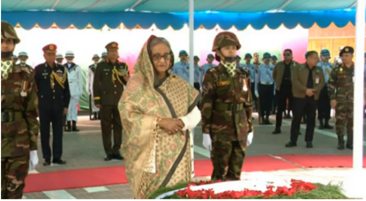 বঙ্গবন্ধুর সমাধিতে প্রধানমন্ত্রীর শ্রদ্ধা