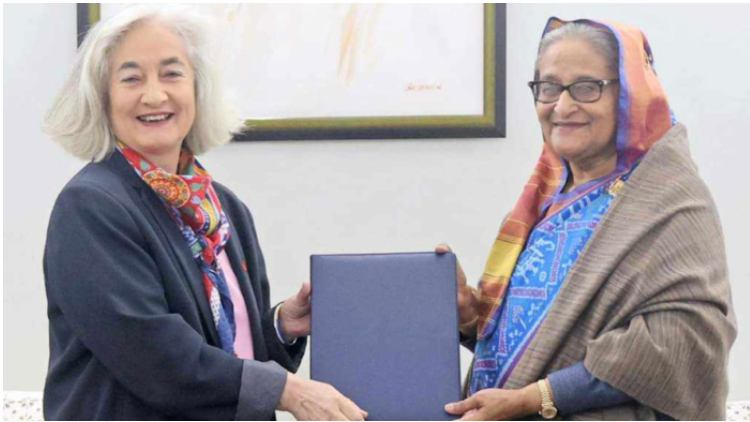 প্রধানমন্ত্রীর সঙ্গে ফ্রান্সের রাষ্ট্রদূতের সৌজন্য সাক্ষাৎ