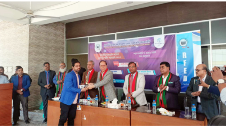 সংসদ নির্বাচনে গণমাধ্যম চমৎকার ভূমিকা পালন করেছে: সিইসি