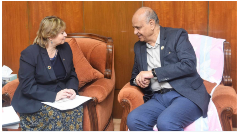 বাংলাদেশ থেকে দক্ষ চিকিৎসক-নার্স নিতে চায় কানাডা