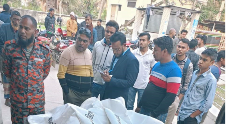 খুলনায় ট্রাক-ইজিবাইক সংঘর্ষে নিহত ৪