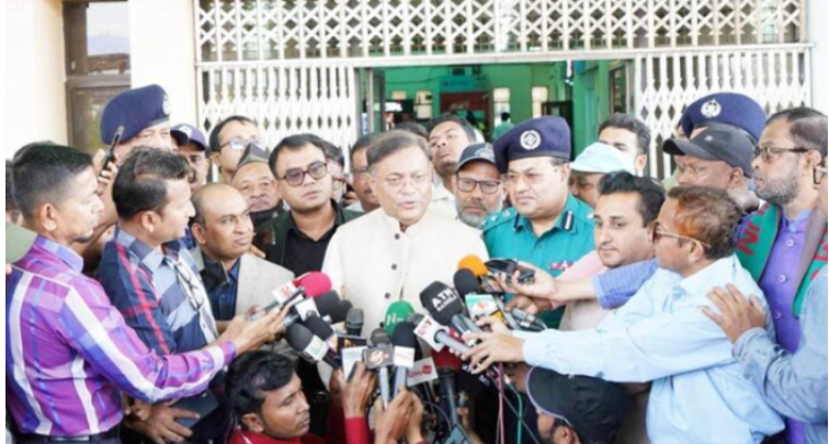 রাষ্ট্রদূতদের নিয়ে ট্রেনে চড়ে কক্সবাজারের পথে পররাষ্ট্রমন্ত্রী