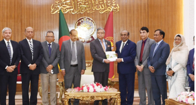 সব কাজে স্বচ্ছতা নিশ্চিত করতে পিএসসিকে রাষ্ট্রপতির নির্দেশ