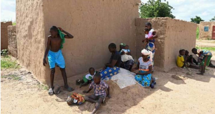 বুরকিনা ফাসোয় ৩ গ্রামে হামলা চালিয়ে ১৭০ জনকে হত্যা